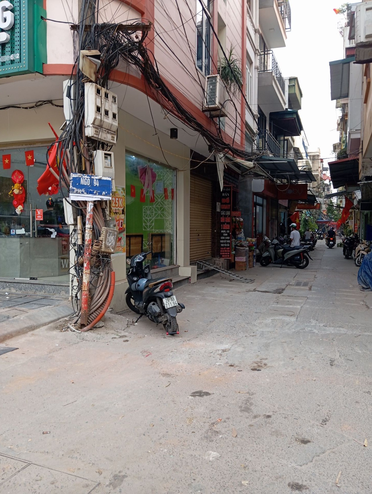 Bán nhà Tân Mai - diện tích 70m2 2 tầng - Ô tô cách 5 mét - giá 11,5 tỷ