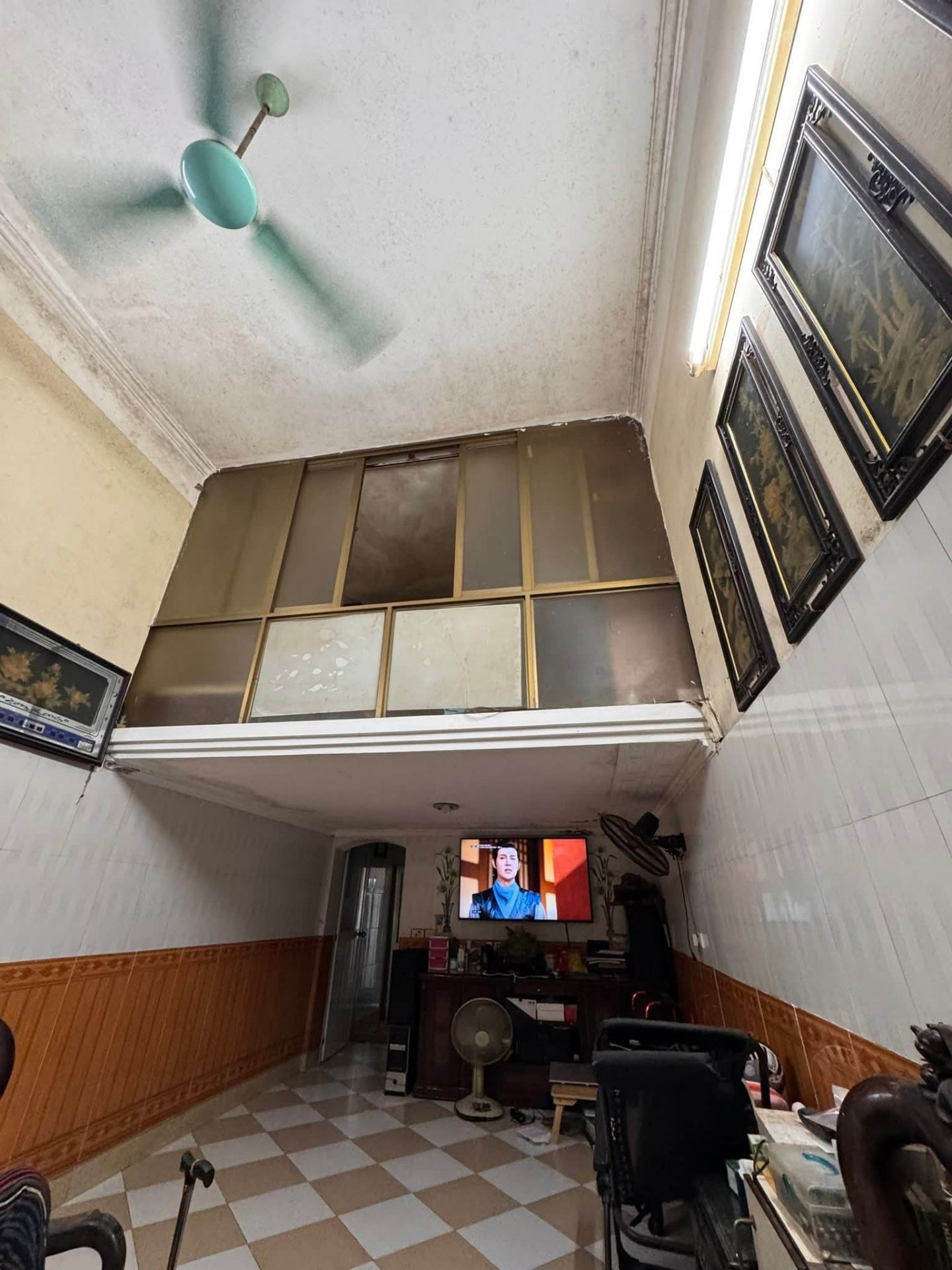 Bán nhà Tân Mai - diện tích 70m2 2 tầng - Ô tô cách 5 mét - giá 11,5 tỷ