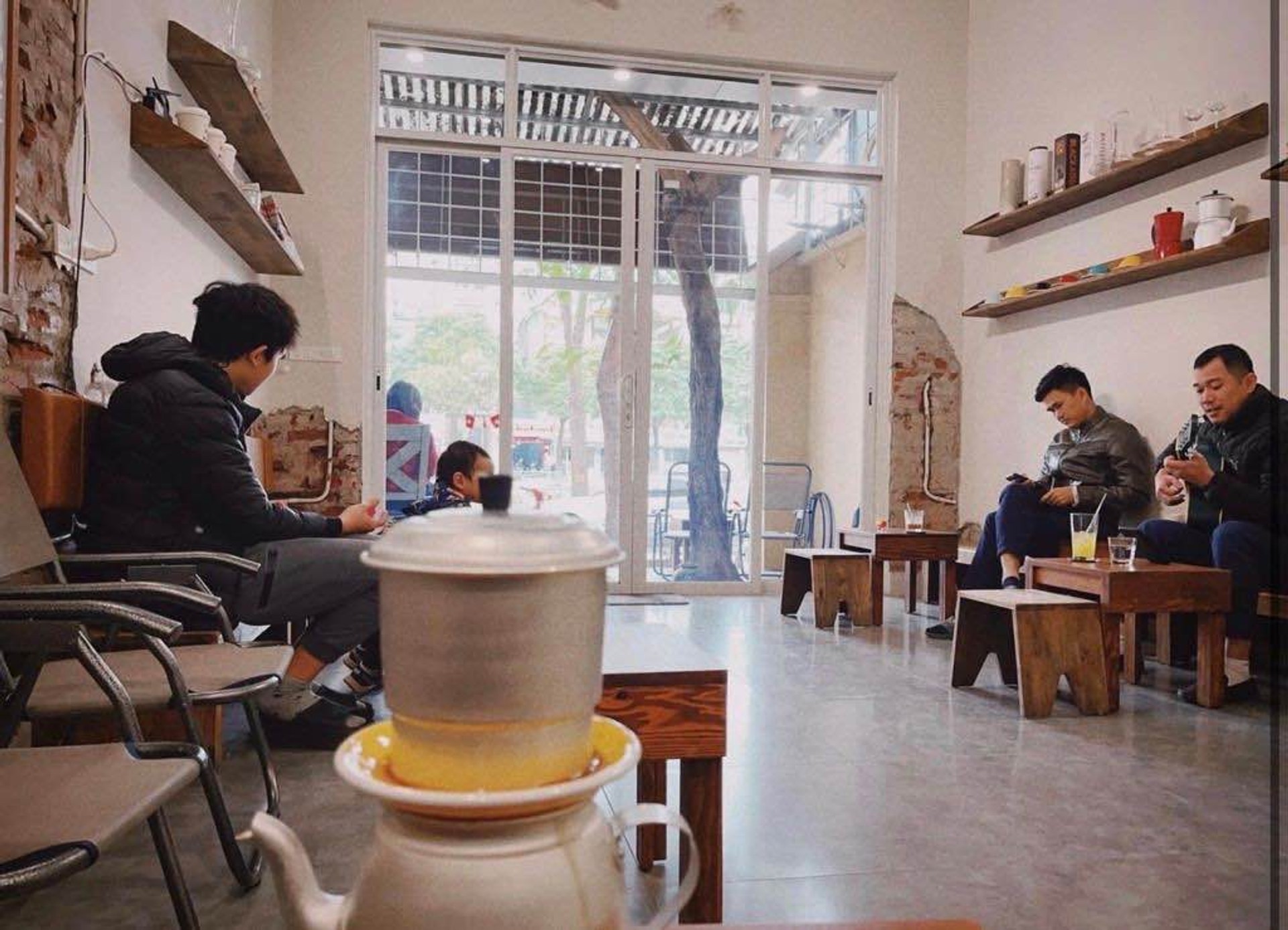 Bán nhà Vũ Tông Phan - diện tích 300m2 3 tầng - ô tô tránh - giá 120 tỷ