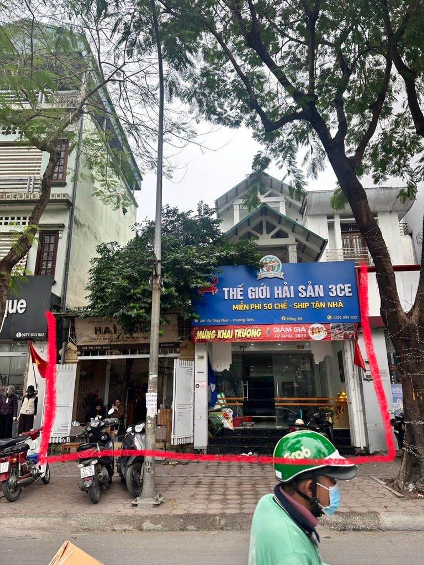 Bán nhà Vũ Tông Phan - diện tích 300m2 3 tầng - ô tô tránh - giá 120 tỷ