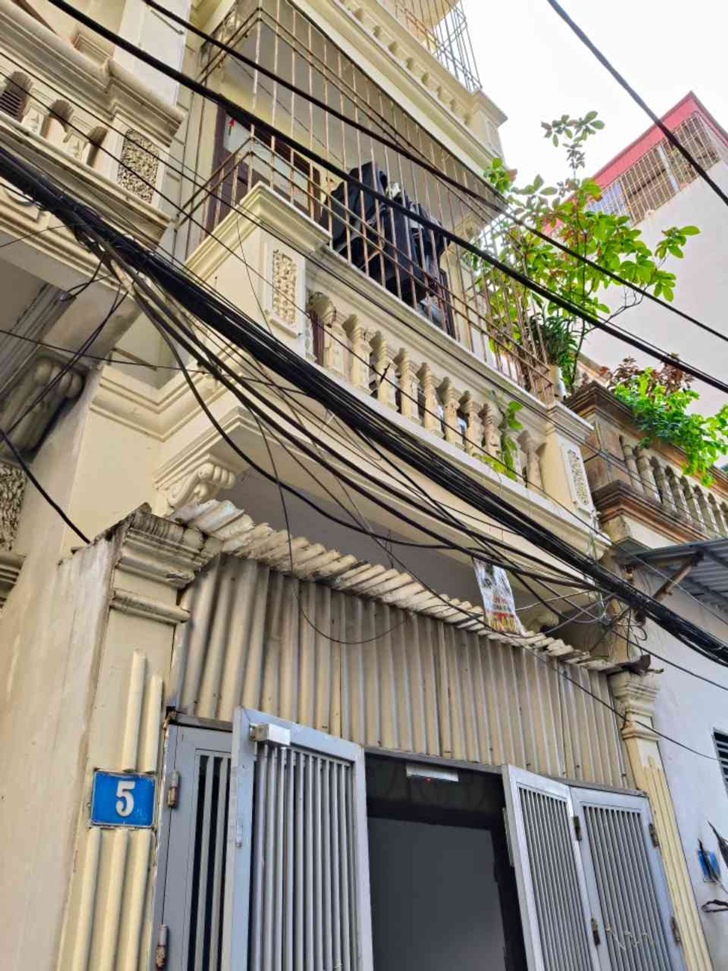 Bán nhà Định Công Hạ - diện tích 44m2 5 tầng - Nhà 5 tầng đang cho thuê - giá 8,8 tỷ