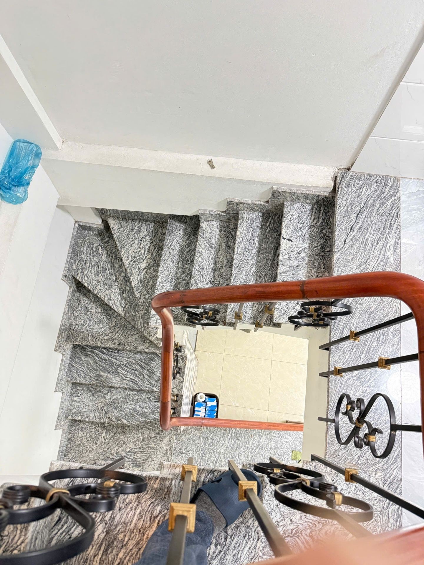 Bán nhà Minh Khai - diện tích 27m2 5 tầng - Mặt phố kinh doanh sầm uất - giá 12,6 tỷ