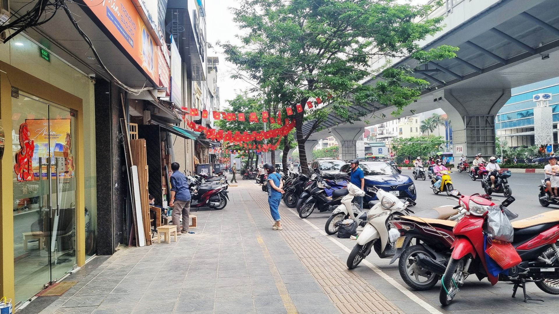 Bán nhà Minh Khai - diện tích 27m2 5 tầng - Mặt phố kinh doanh sầm uất - giá 12,6 tỷ