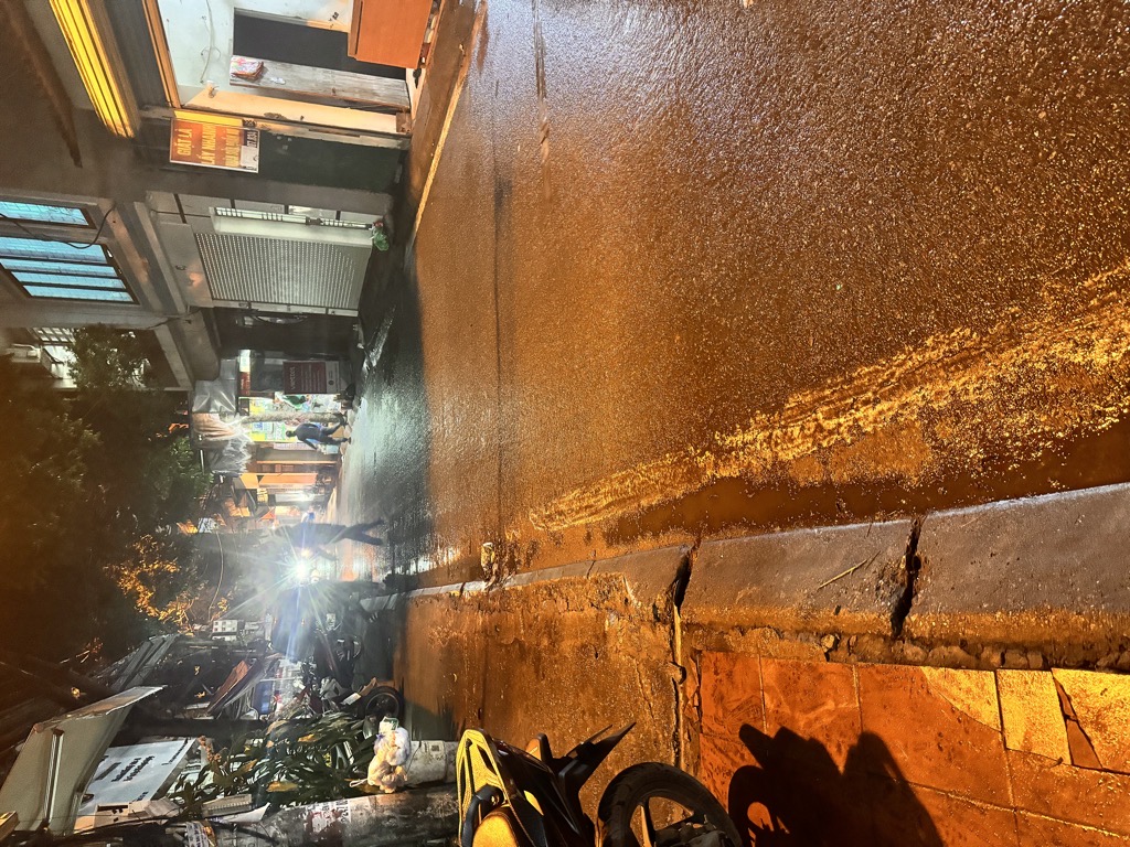 Bán nhà Lĩnh Nam - diện tích 30m2 2 tầng - ô tô đỗ cửa - giá 3,2 tỷ