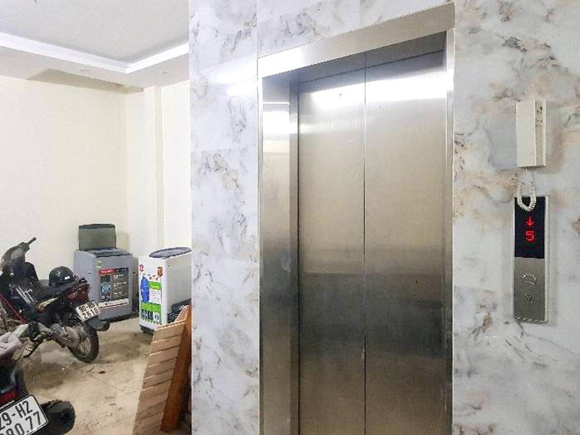 Bán nhà Bằng Liệt - diện tích 54m2 6 tầng - thang máy - giá 14,5 tỷ