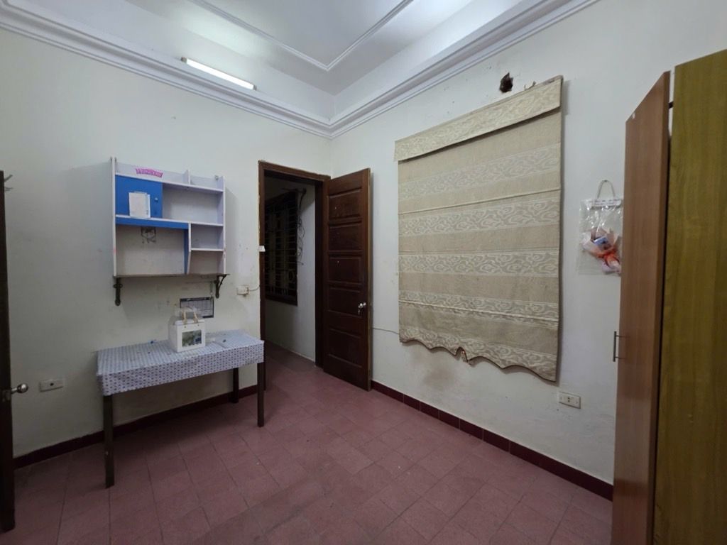 Bán nhà Hoàng Văn Thái - diện tích 106m2 3 tầng - LÔ GÓC - Ô TÔ - KINH DOANH - giá 29,8 tỷ