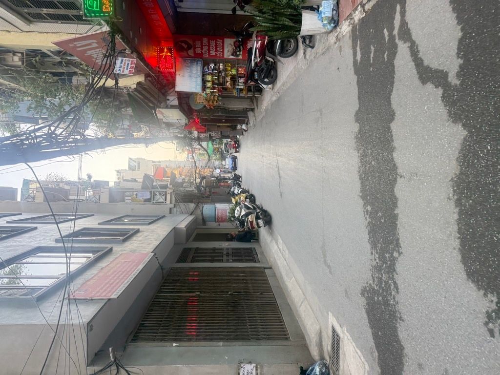 Bán nhà Hoàng Văn Thái - diện tích 106m2 3 tầng - LÔ GÓC - Ô TÔ - KINH DOANH - giá 29,8 tỷ