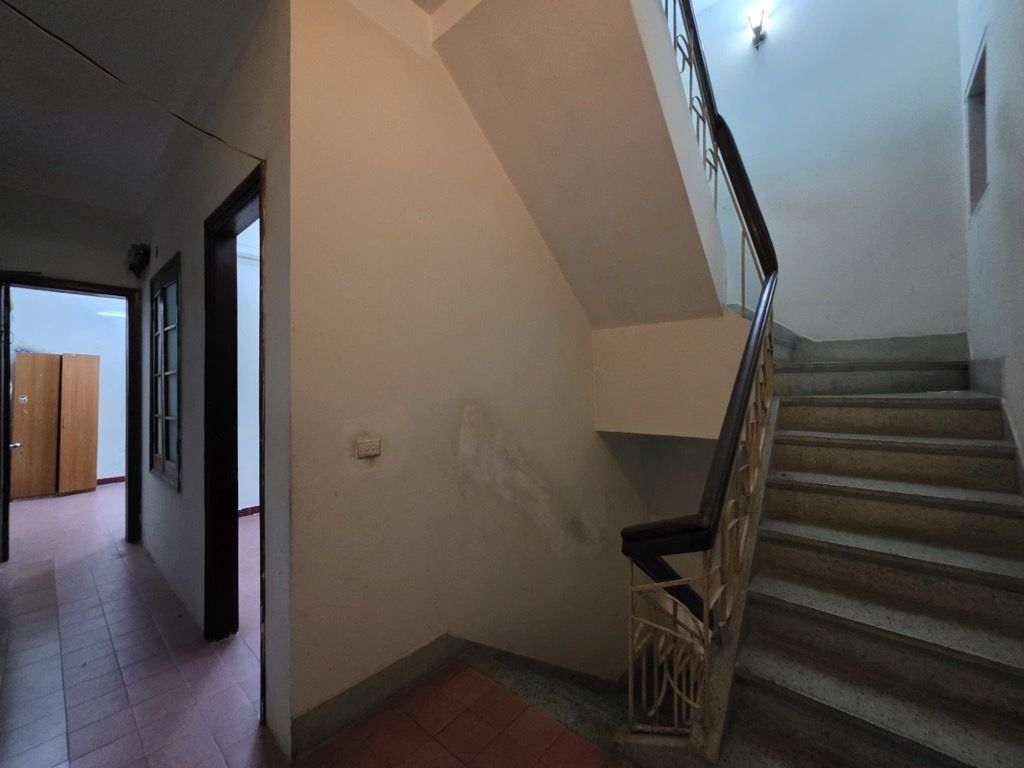 Bán nhà Hoàng Văn Thái - diện tích 106m2 3 tầng - LÔ GÓC - Ô TÔ - KINH DOANH - giá 29,8 tỷ