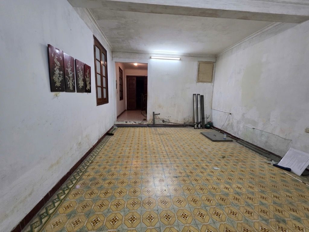 Bán nhà Hoàng Văn Thái - diện tích 106m2 3 tầng - LÔ GÓC - Ô TÔ - KINH DOANH - giá 29,8 tỷ