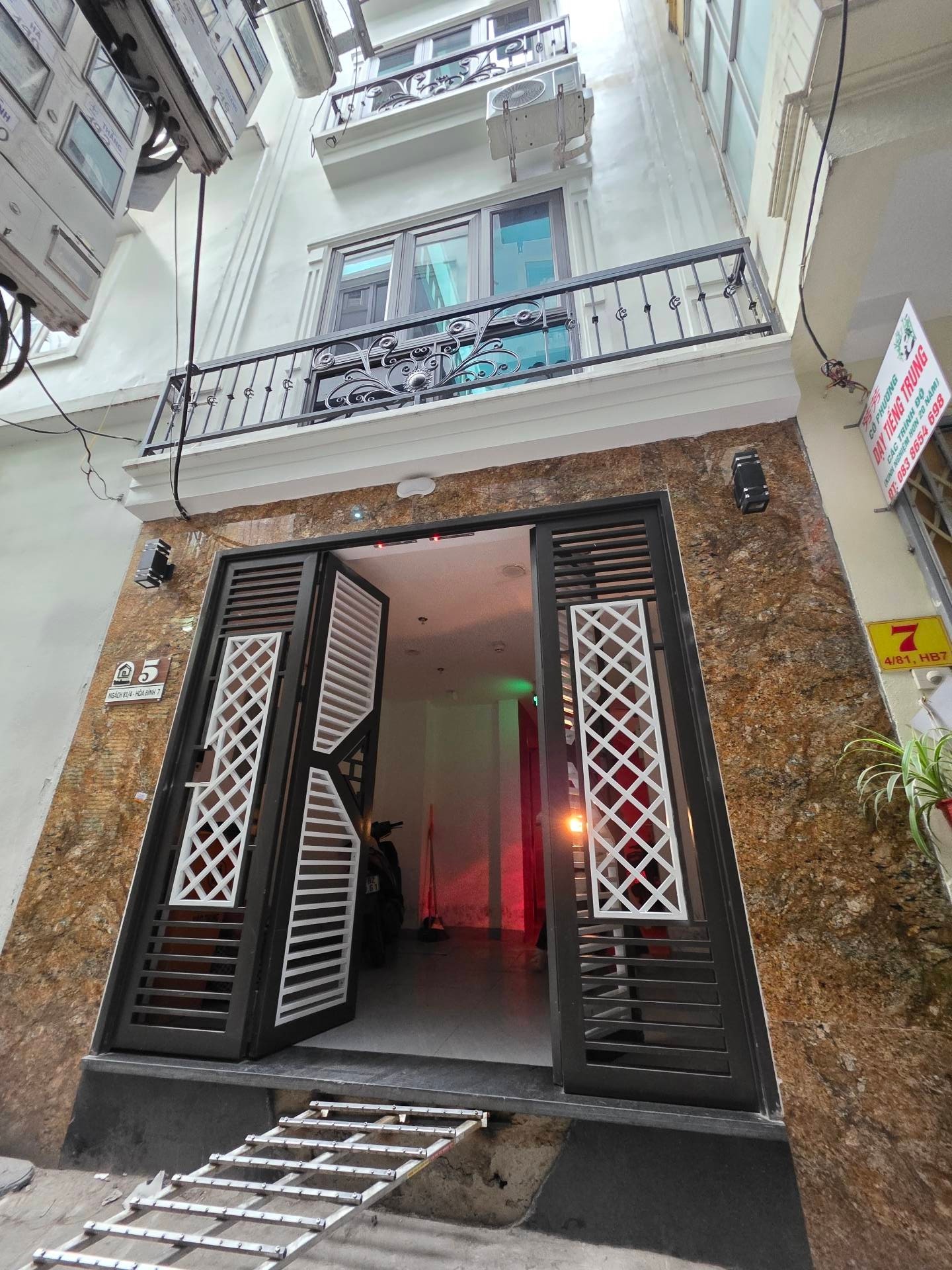 Bán nhà Minh Khai - diện tích 37m2 5 tầng - thang máy - giá 9,9 tỷ