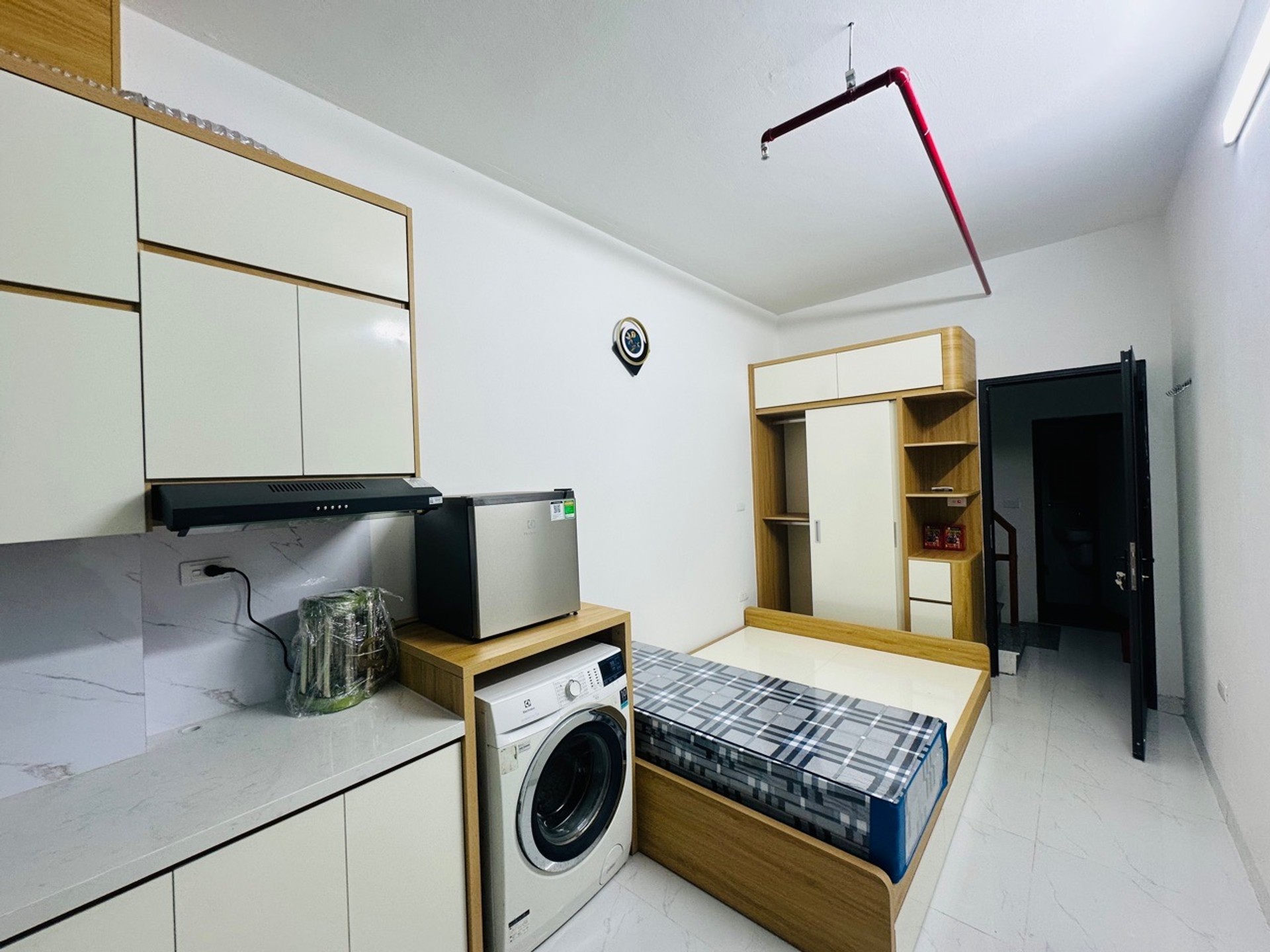Bán nhà Trần Khát Chân - diện tích 42m2 5 tầng - Nhà đẹp full nội thất - giá 12,8 tỷ