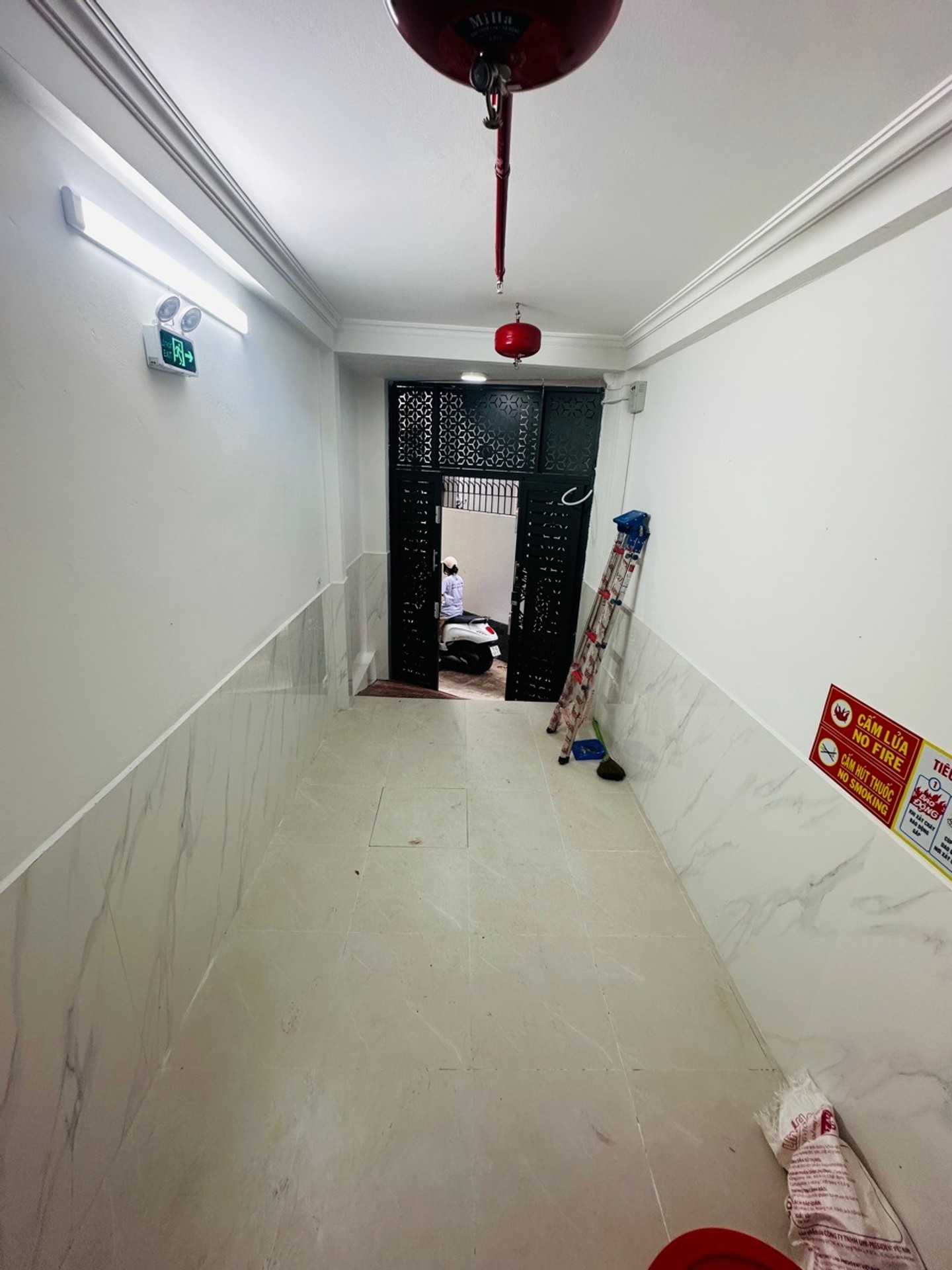 Bán nhà Trần Khát Chân - diện tích 42m2 5 tầng - Nhà đẹp full nội thất - giá 12,8 tỷ