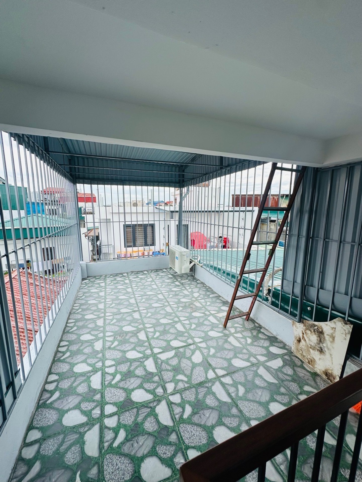 Bán nhà Trần Khát Chân - diện tích 42m2 5 tầng - Nhà đẹp full nội thất - giá 12,8 tỷ