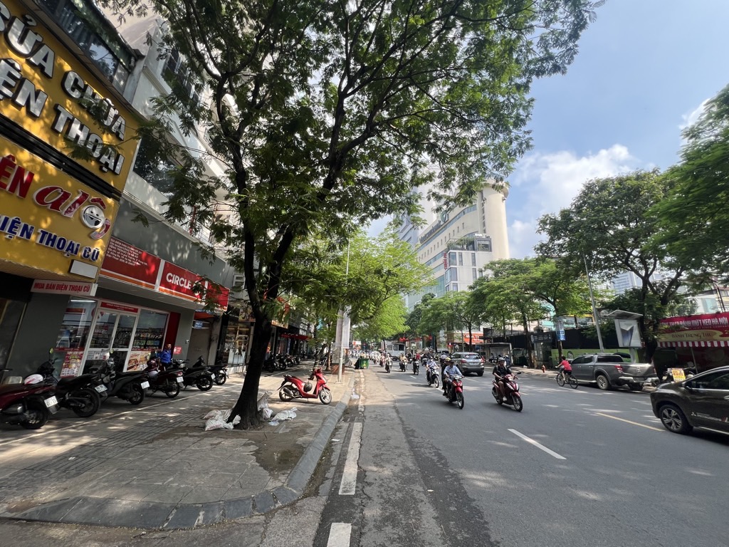 Bán nhà Thái Hà - diện tích 43m2 3 tầng - Lô góc siêu mặt tiền - giá 44,5 tỷ