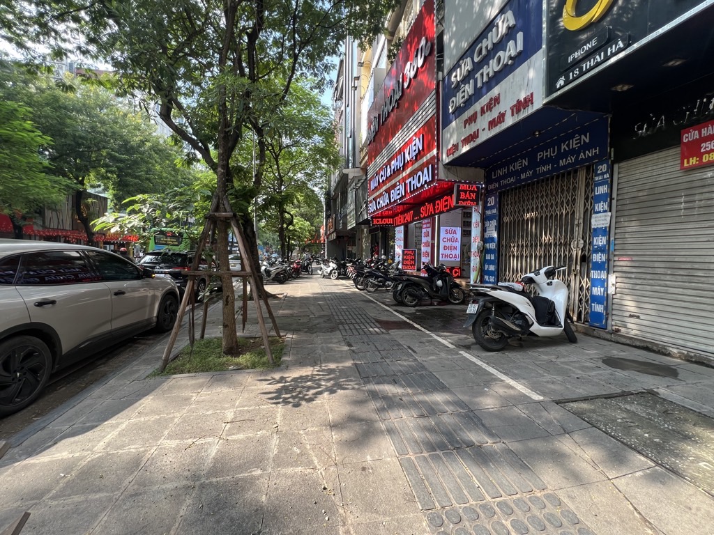 Bán nhà Thái Hà - diện tích 43m2 3 tầng - Lô góc siêu mặt tiền - giá 44,5 tỷ