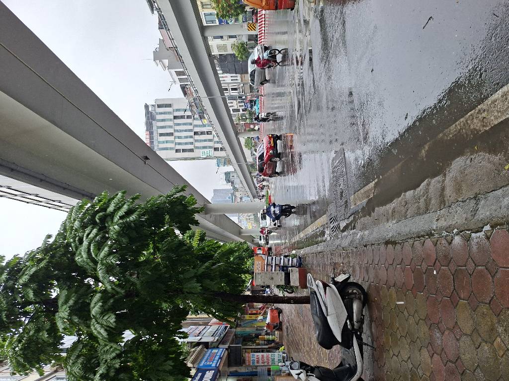 Bán nhà Trường Chinh - diện tích 31.5m2 5 tầng - Mặt phố kinh doanh sầm uất - giá 32,5 tỷ