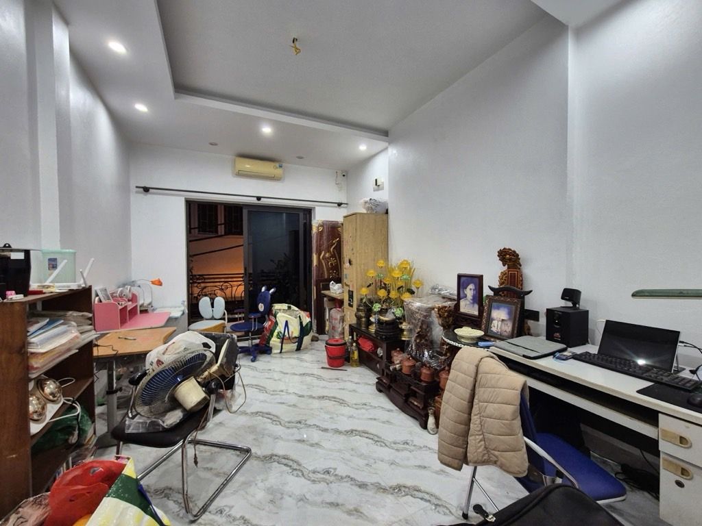Bán nhà Định Công Hạ - diện tích 52m2 3 tầng - Nhà mặt ngõ thông - giá 4,8 tỷ