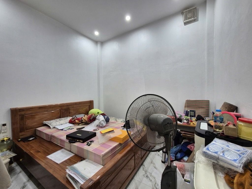 Bán nhà Định Công Hạ - diện tích 52m2 3 tầng - Nhà mặt ngõ thông - giá 4,8 tỷ