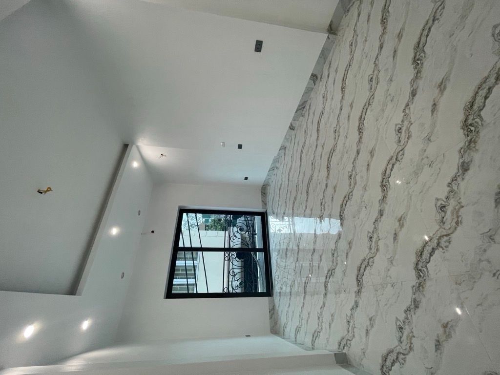 Bán nhà Định Công Hạ - diện tích 52m2 3 tầng - Nhà mặt ngõ thông - giá 4,8 tỷ
