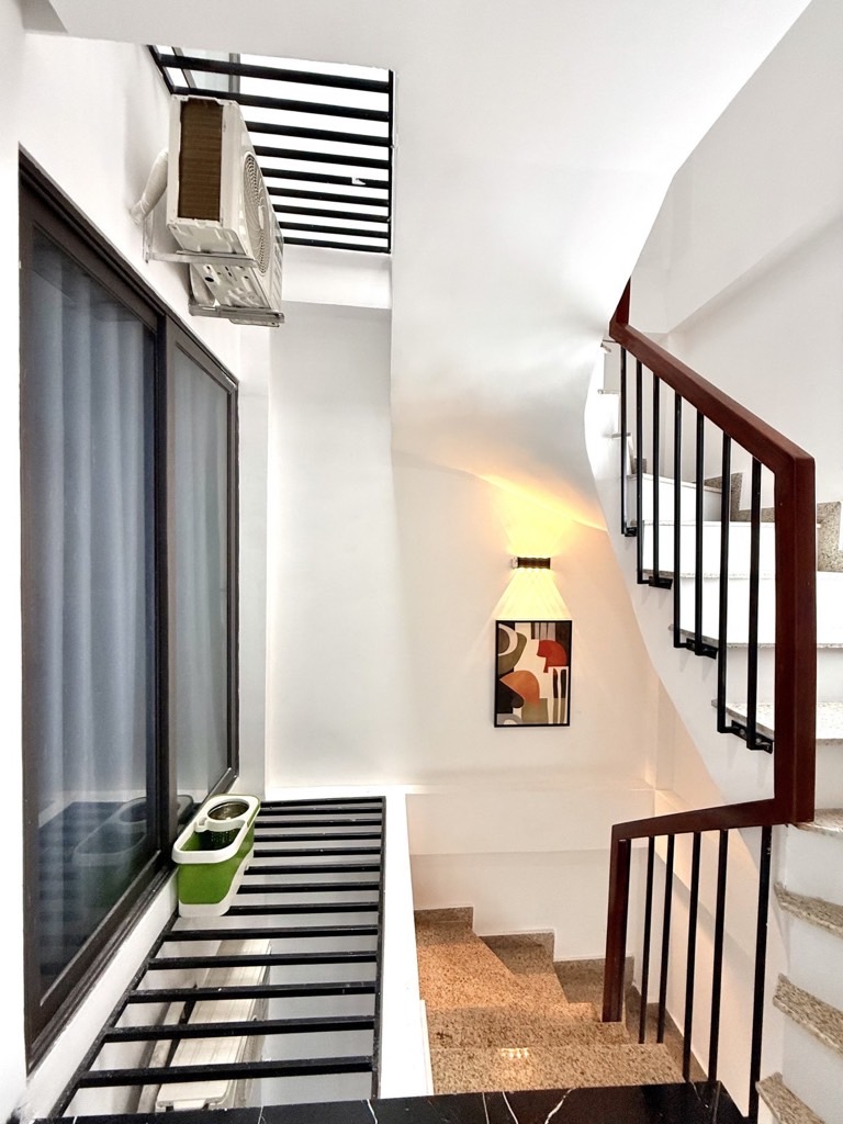 Bán nhà Bùi Xương Trạch - diện tích 153m2 9 tầng - Lô góc 2 mặt thoáng - giá 46 tỷ