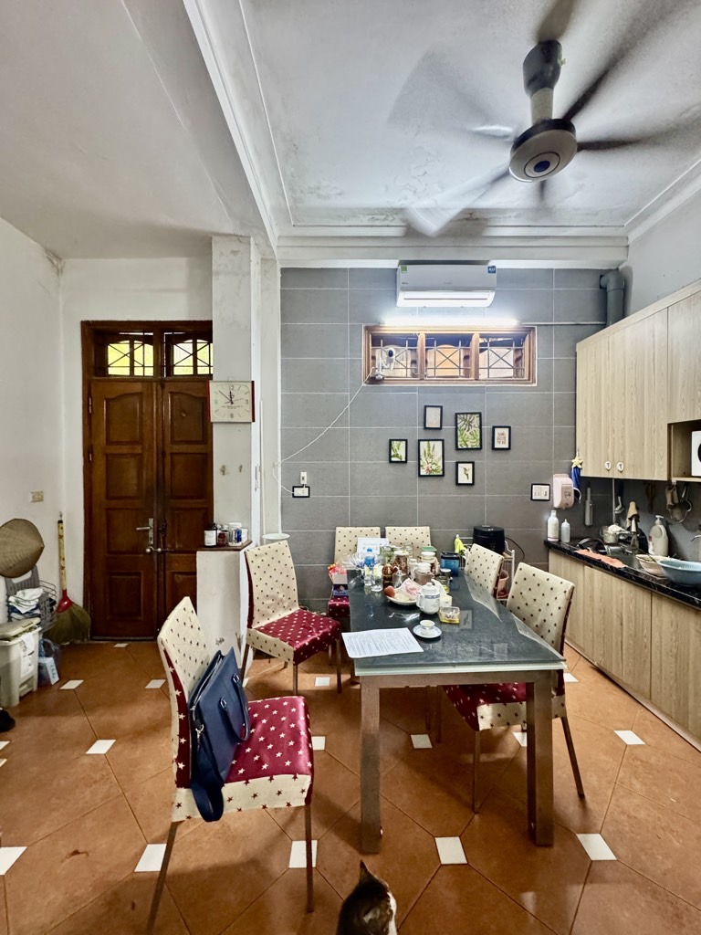 Bán nhà Phương Mai - diện tích 53m2 4 tầng - ô tô tránh - giá 27,2 tỷ