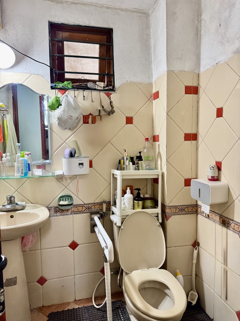 Bán nhà Phương Mai - diện tích 53m2 4 tầng - ô tô tránh - giá 27,2 tỷ