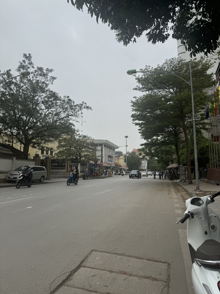 Bán nhà Lê Duẩn - diện tích 228m2 2 tầng - Lô góc, 3 mặt thoáng - giá 76 tỷ