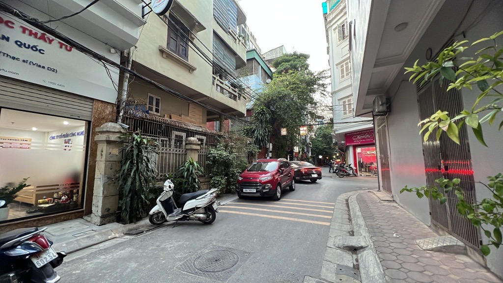 Bán nhà Khuất Duy Tiến - diện tích 64m2 9 tầng - Ô tô tránh - giá 42 tỷ