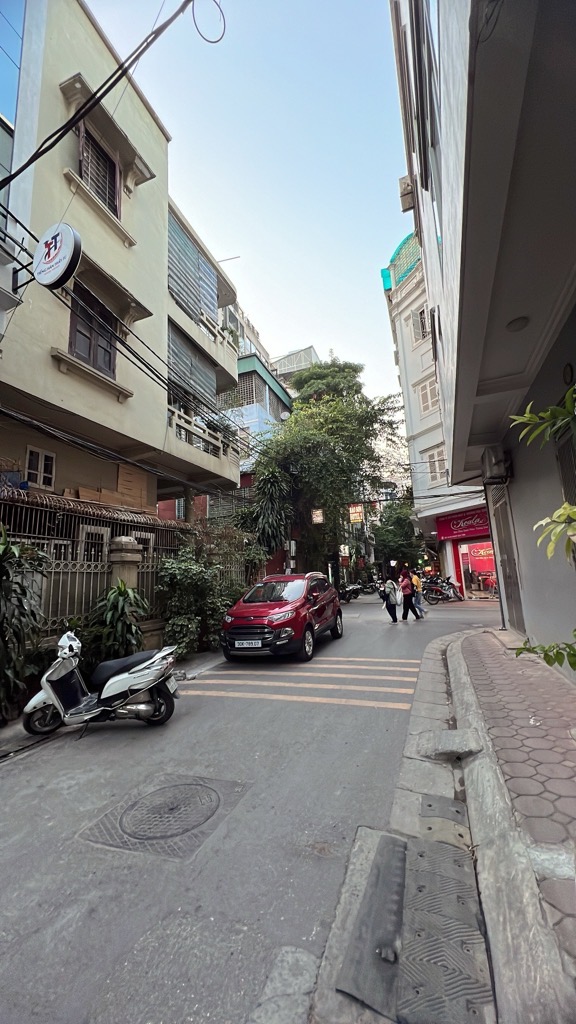 Bán nhà Khuất Duy Tiến - diện tích 64m2 9 tầng - Ô tô tránh - giá 42 tỷ