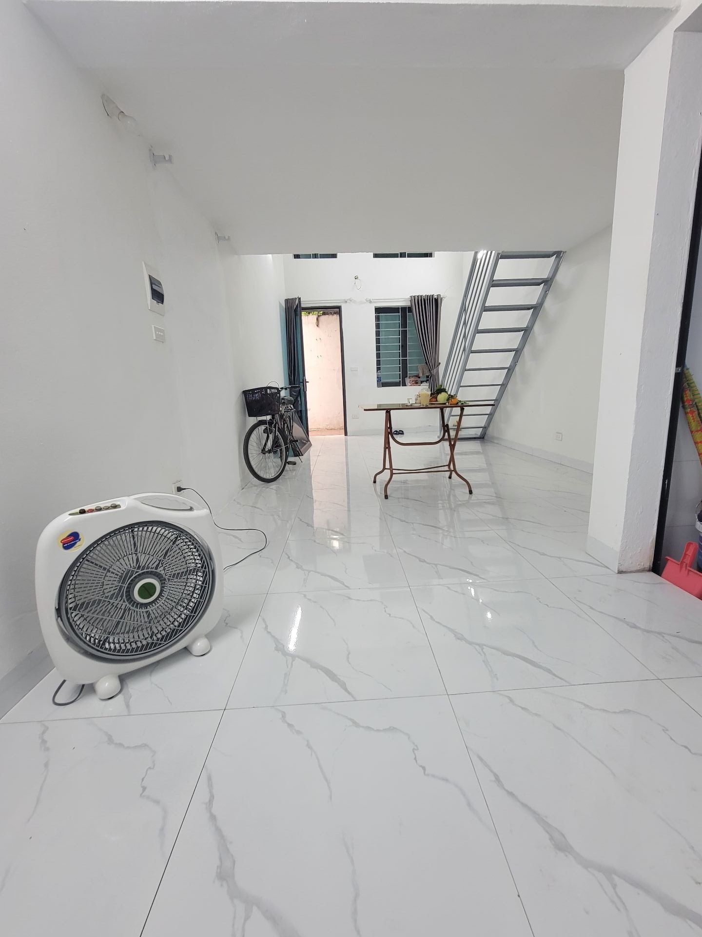 Bán nhà Lĩnh Nam - diện tích 34m2 1 tầng - Lô góc, ô tô vào nhà - giá 7,7 tỷ