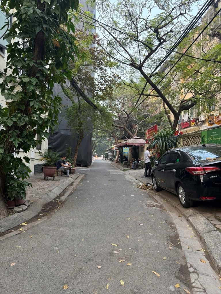 Bán nhà Huỳnh Thúc Kháng - diện tích 52m2 2 tầng - Ô TÔ TRÁNH - giá 25 tỷ