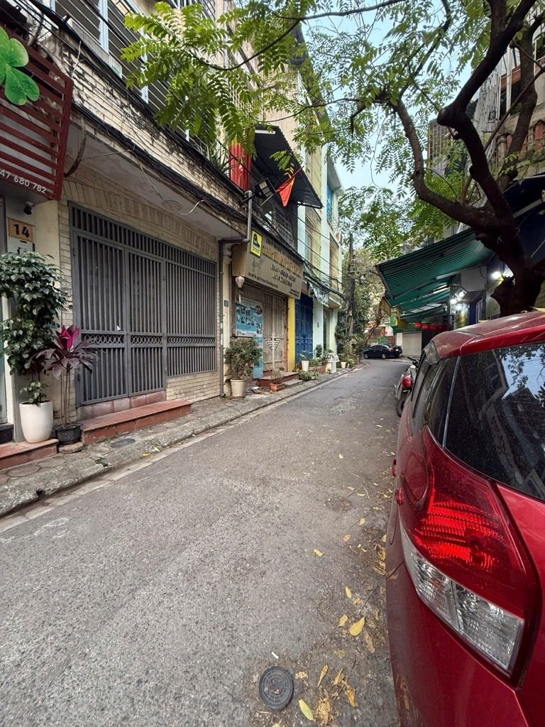 Bán nhà Huỳnh Thúc Kháng - diện tích 52m2 2 tầng - Ô TÔ TRÁNH - giá 25 tỷ