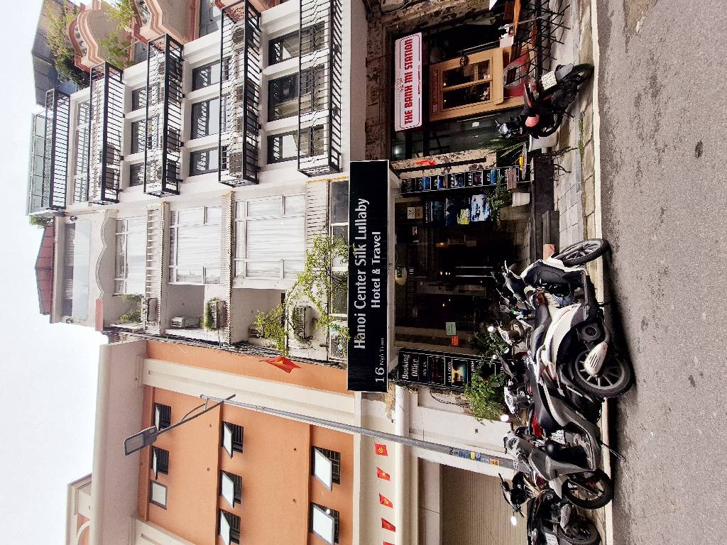 Bán nhà Ngõ Trạm - diện tích 71m2 7 tầng - Khách sạn 7 tầng cho thuê 70tr/tháng - giá 68 tỷ