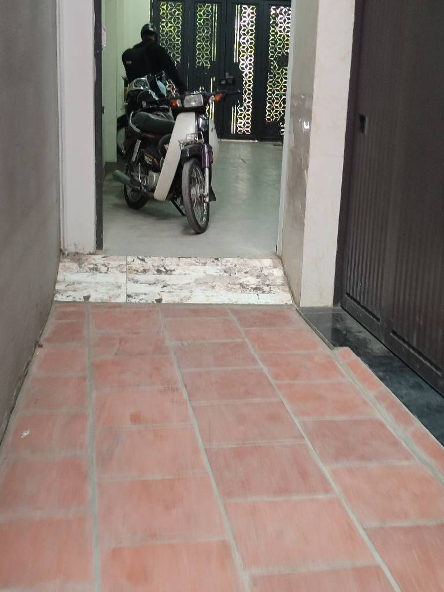 Bán nhà Minh Khai - diện tích 78m2 6 tầng - Hai mặt thoáng - giá 14,5 tỷ