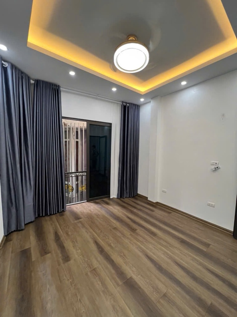Bán nhà Ngõ Thông Phong - diện tích 40m2 4 tầng - Mặt ngách gần phố - giá 8,9 tỷ