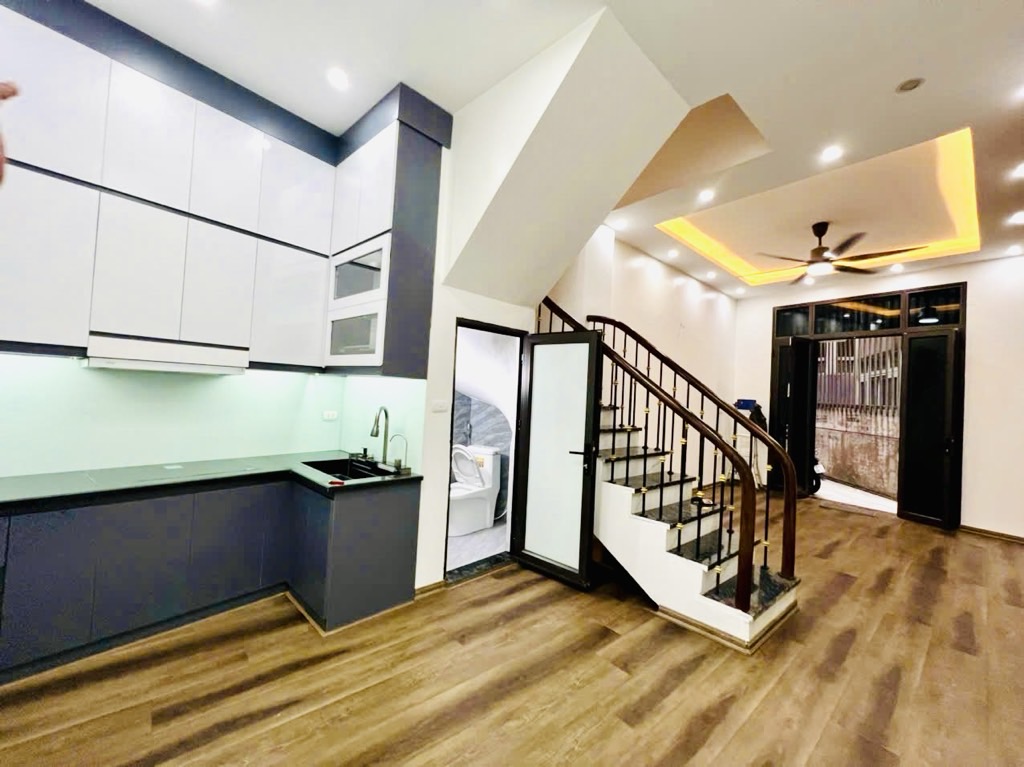 Bán nhà Ngõ Thông Phong - diện tích 40m2 4 tầng - Mặt ngách gần phố - giá 8,9 tỷ
