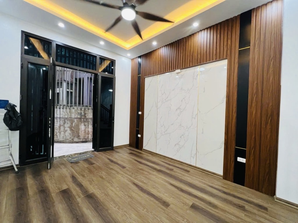 Bán nhà Ngõ Thông Phong - diện tích 40m2 4 tầng - Mặt ngách gần phố - giá 8,9 tỷ