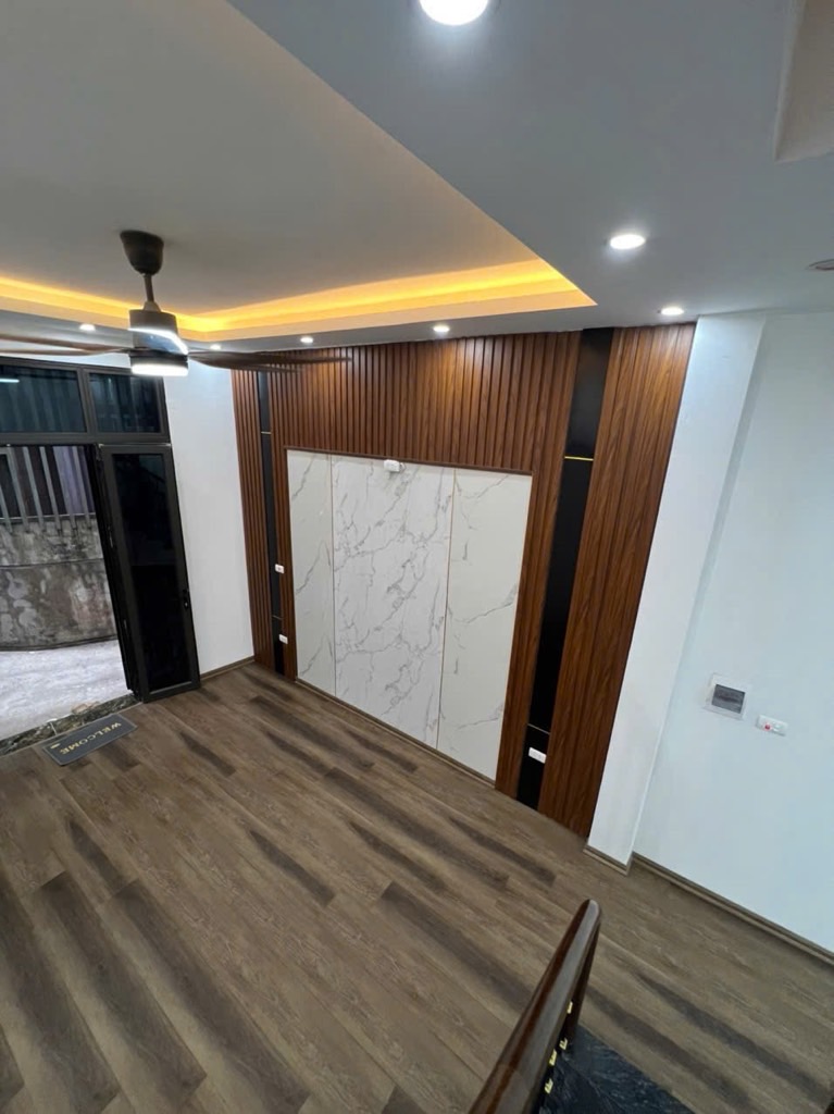 Bán nhà Ngõ Thông Phong - diện tích 40m2 4 tầng - Mặt ngách gần phố - giá 8,9 tỷ