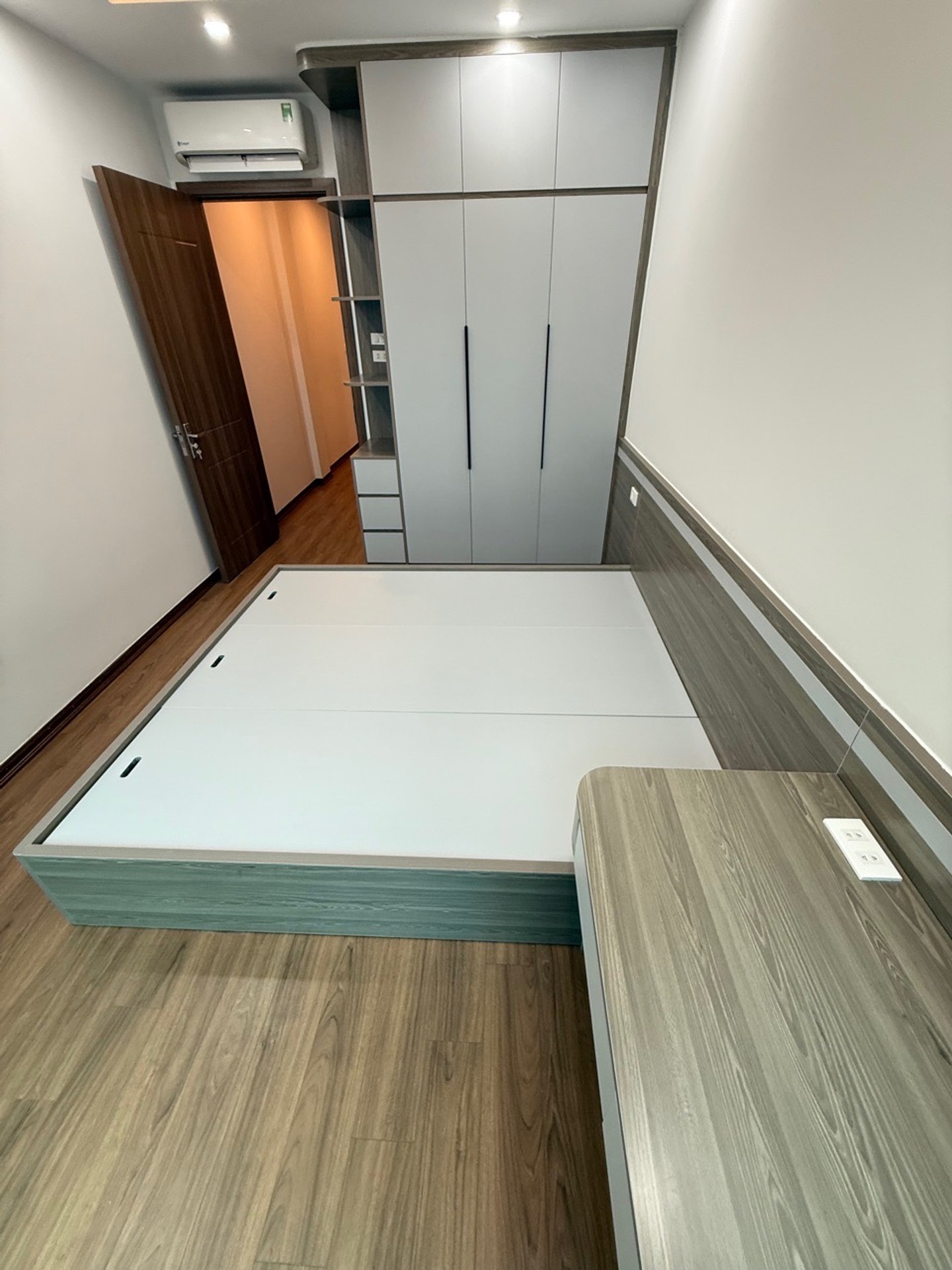 Bán nhà Dương Văn Bé - diện tích 30m2 5 tầng - Thang máy - giá 11,8 tỷ