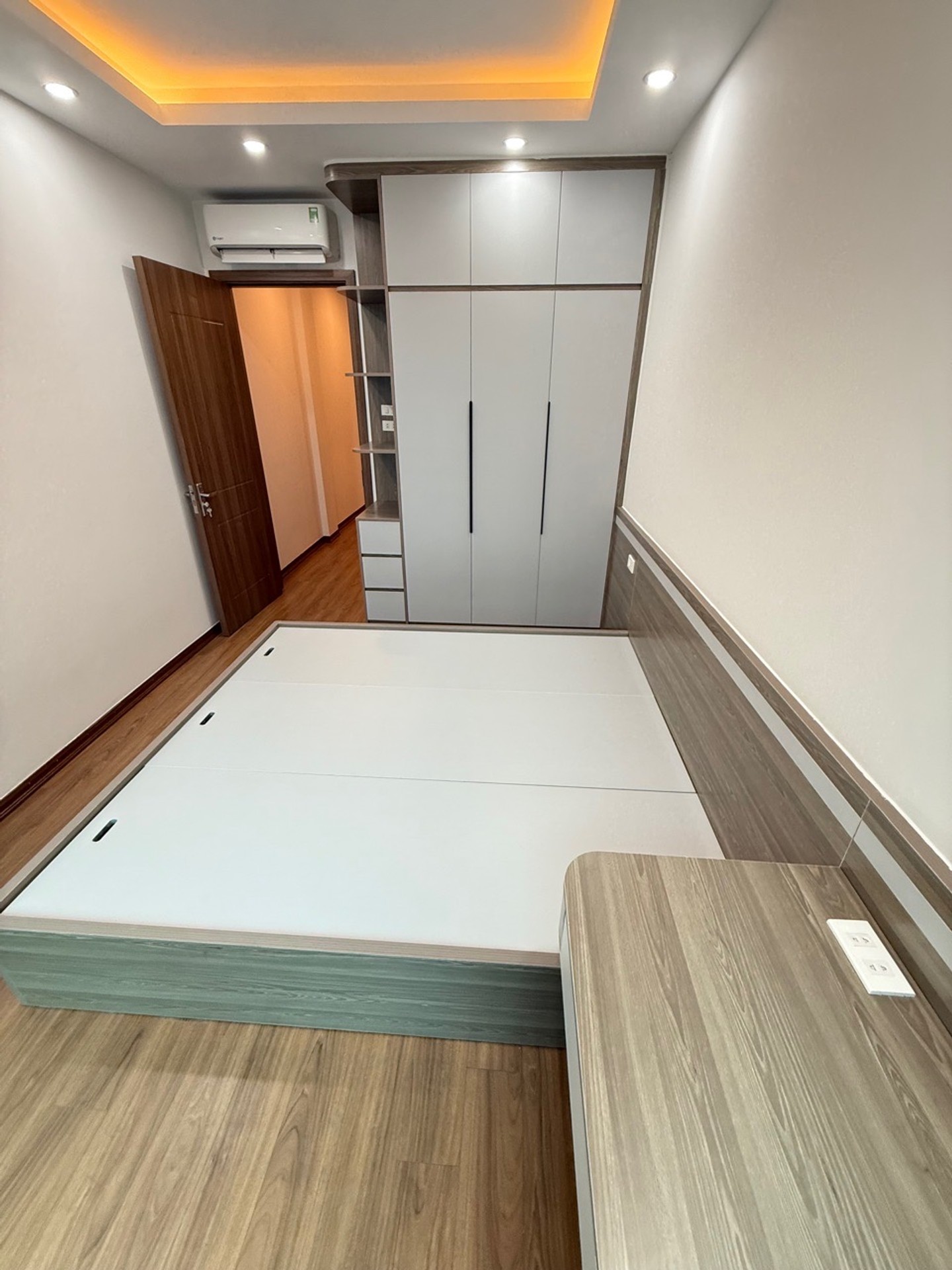 Bán nhà Dương Văn Bé - diện tích 30m2 5 tầng - Thang máy - giá 11,8 tỷ