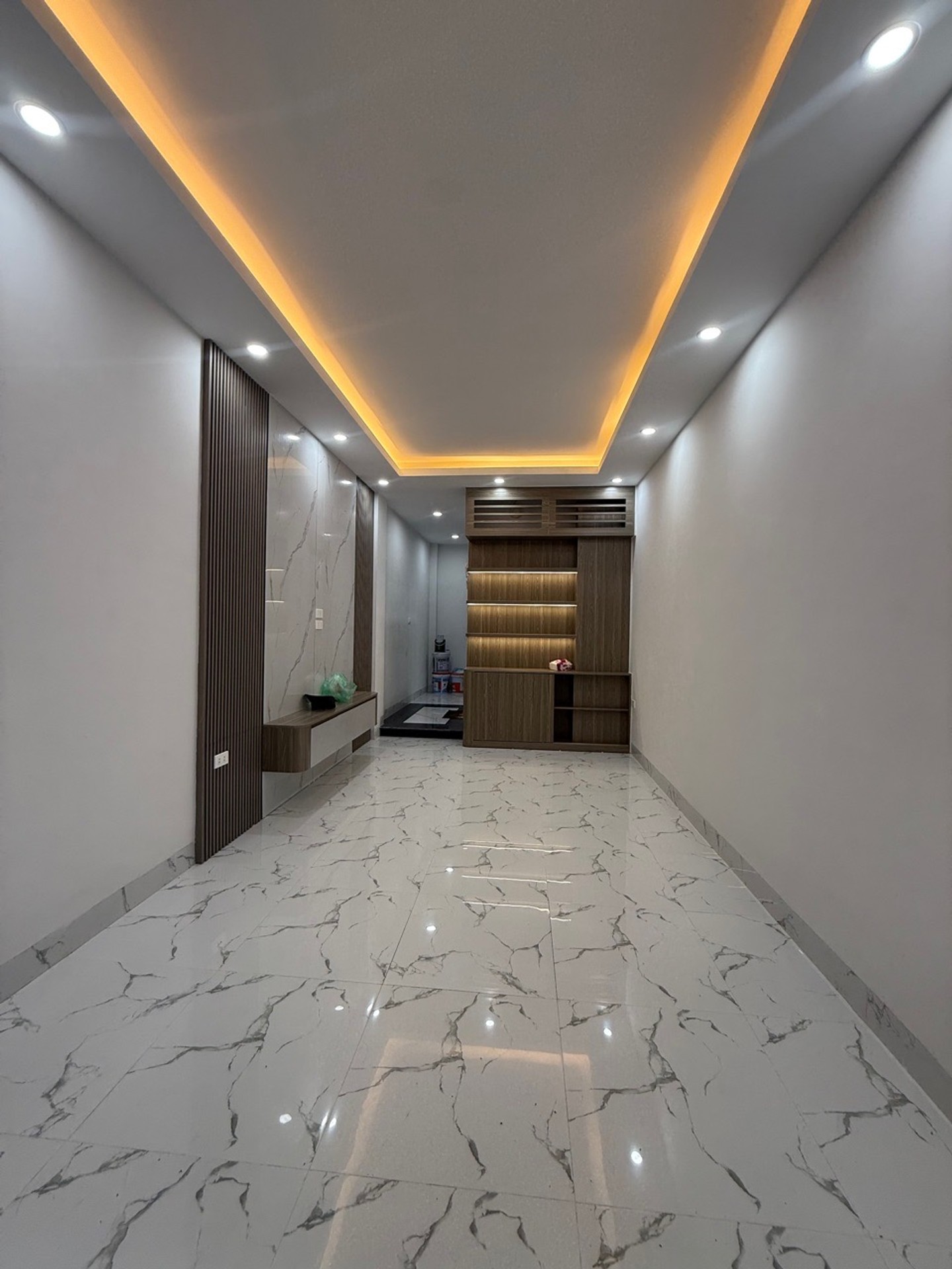 Bán nhà Dương Văn Bé - diện tích 30m2 5 tầng - Thang máy - giá 11,8 tỷ