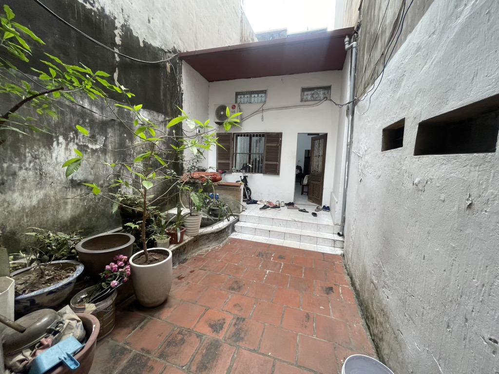 Bán nhà Tân Mai - diện tích 115m2 3 tầng - Mặt phố, 2 mặt ngõ - giá 31,8 tỷ