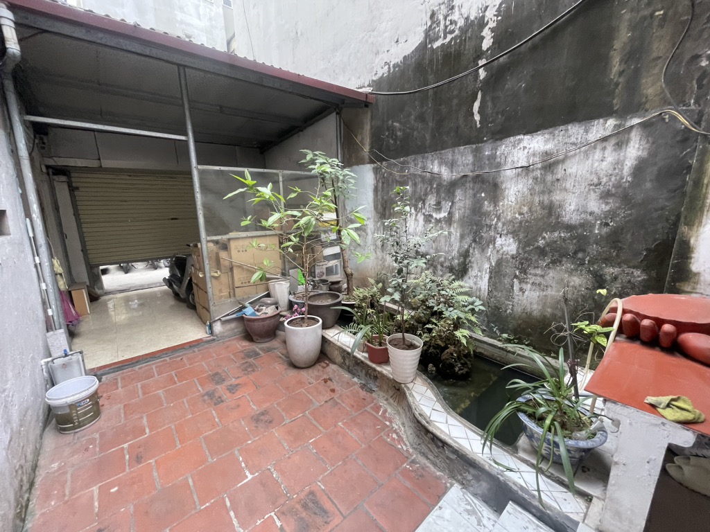 Bán nhà Tân Mai - diện tích 115m2 3 tầng - Mặt phố, 2 mặt ngõ - giá 31,8 tỷ