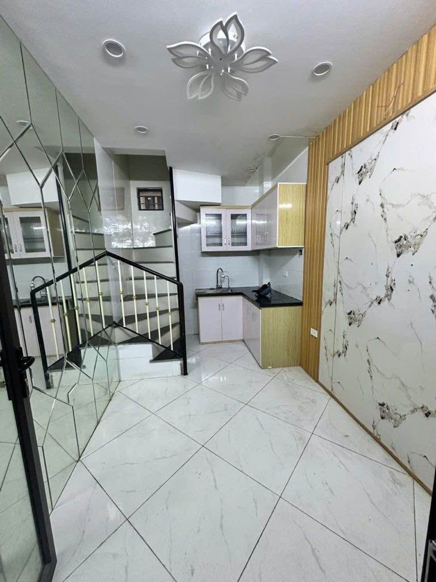 Bán nhà Bùi Ngọc Dương - diện tích 13m2 4 tầng - Cực hiếm - giá 2,4 tỷ
