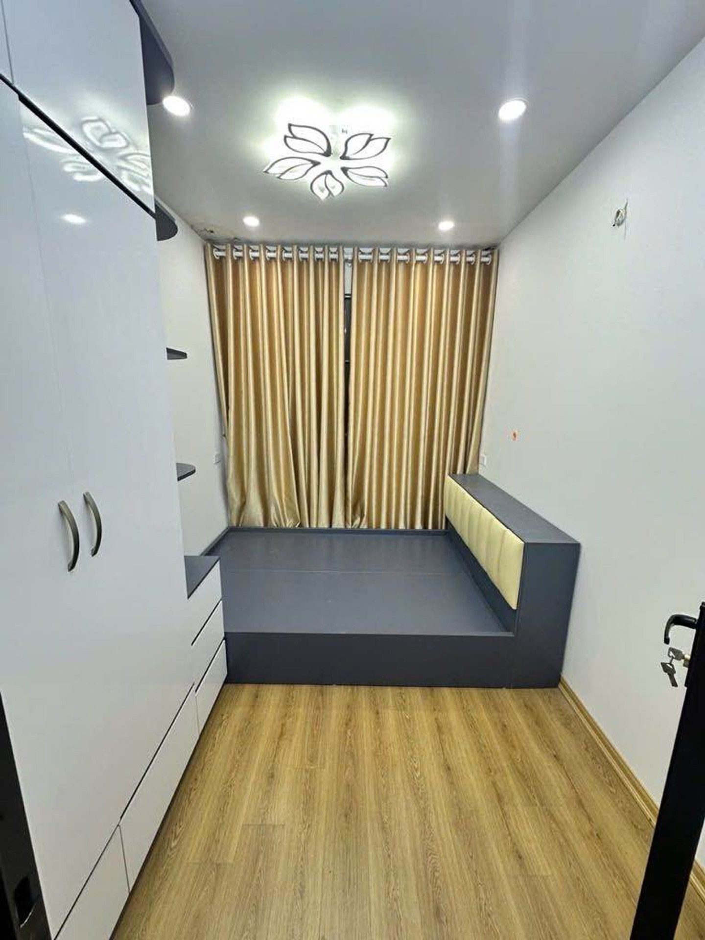 Bán nhà Bùi Ngọc Dương - diện tích 13m2 4 tầng - Cực hiếm - giá 2,4 tỷ