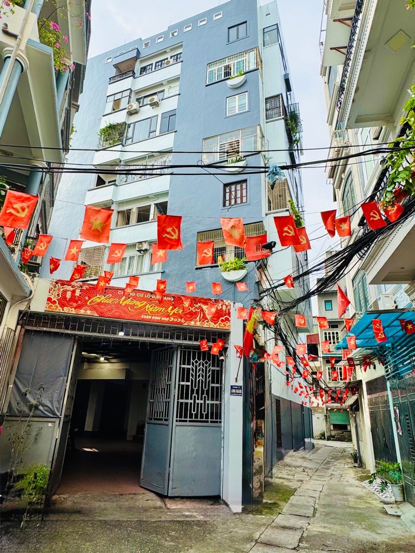 Bán nhà Giải Phóng - diện tích 35m2 7 tầng - Căn hộ chung cư sổ đỏ riêng lâu dài - giá 2,9 tỷ