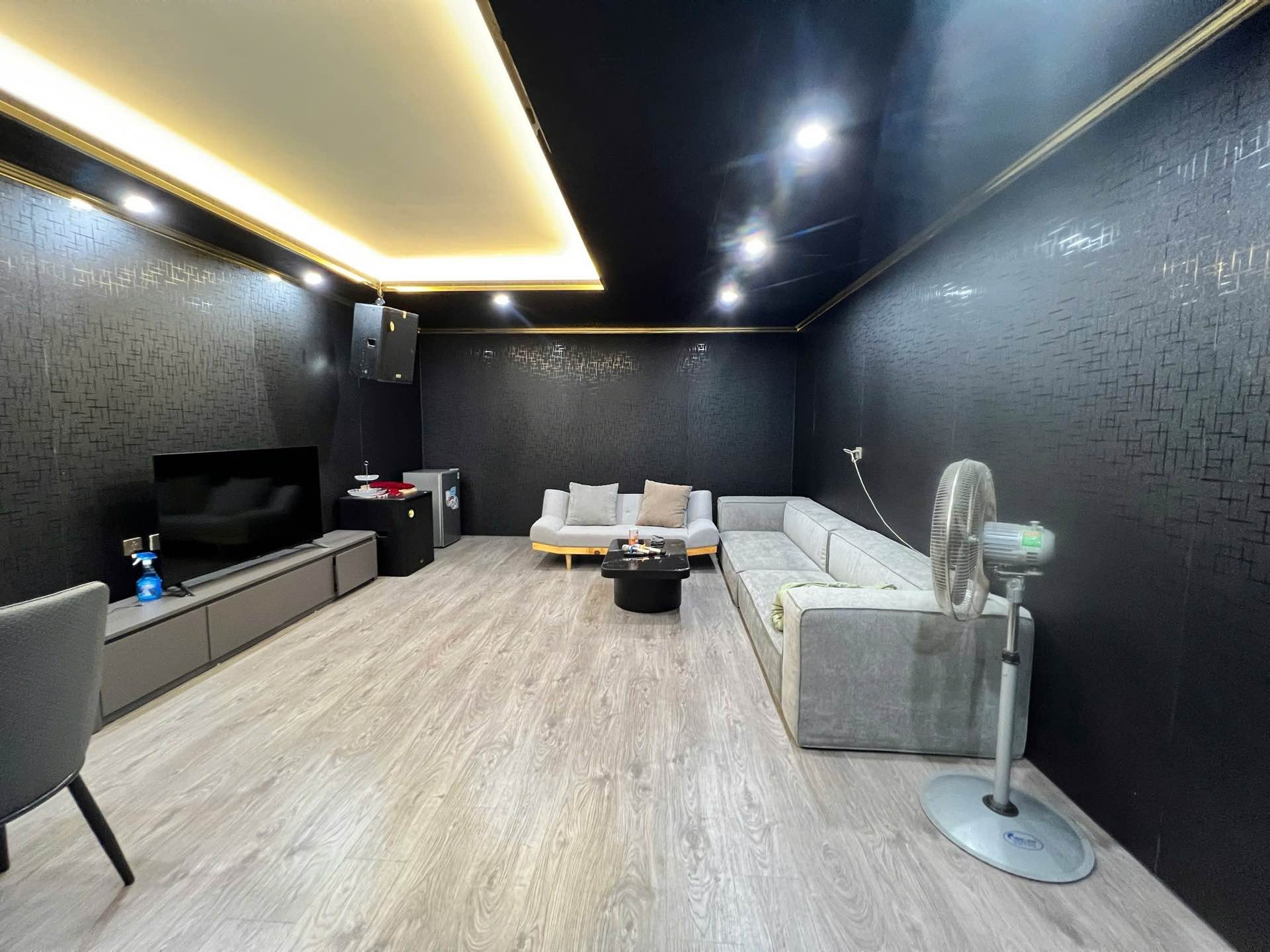 Bán nhà Bùi Huy Bích - diện tích 90m2 7 tầng - Phân lô liền kề - giá 36 tỷ