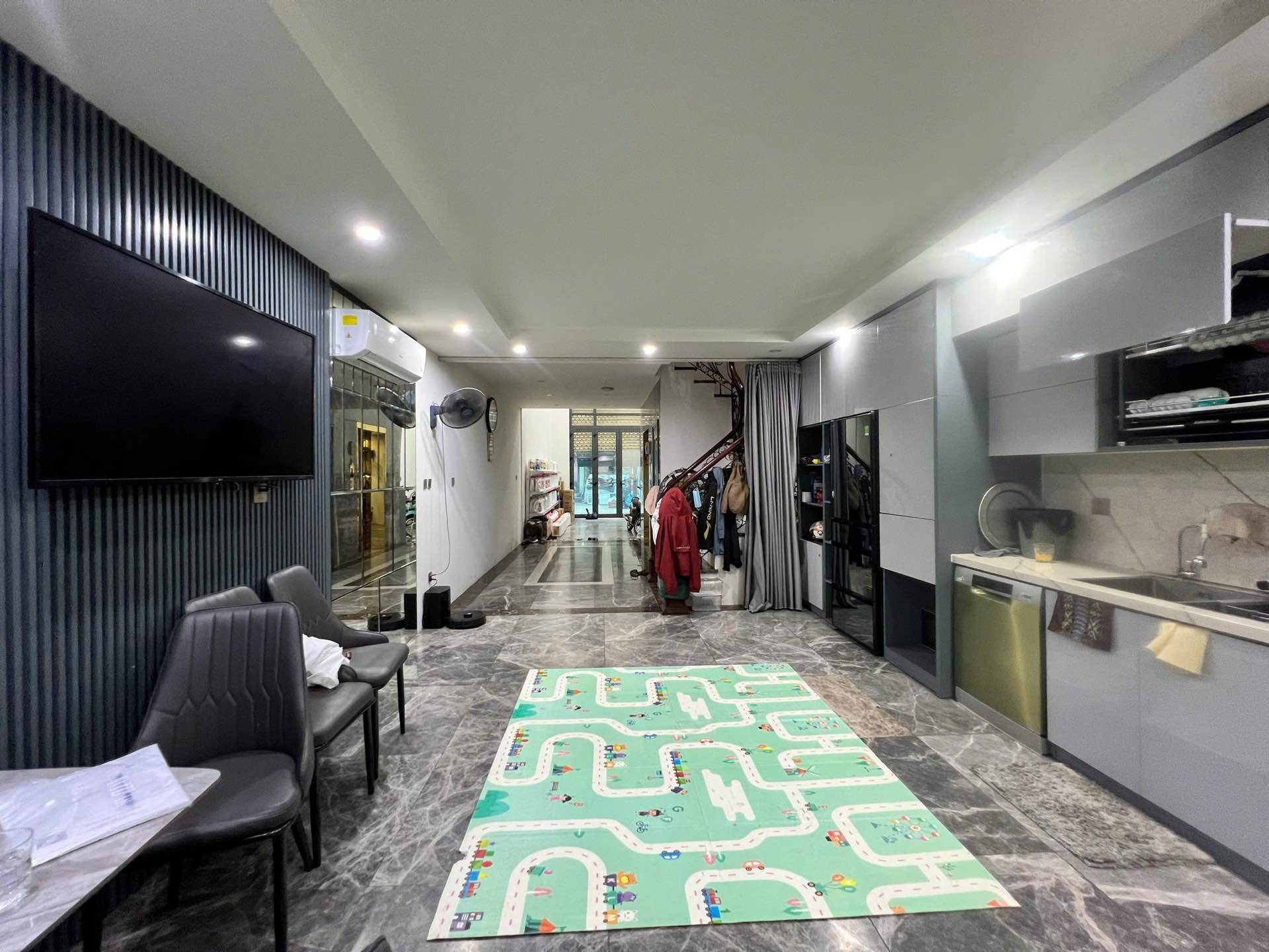 Bán nhà Bùi Huy Bích - diện tích 90m2 7 tầng - Phân lô liền kề - giá 36 tỷ