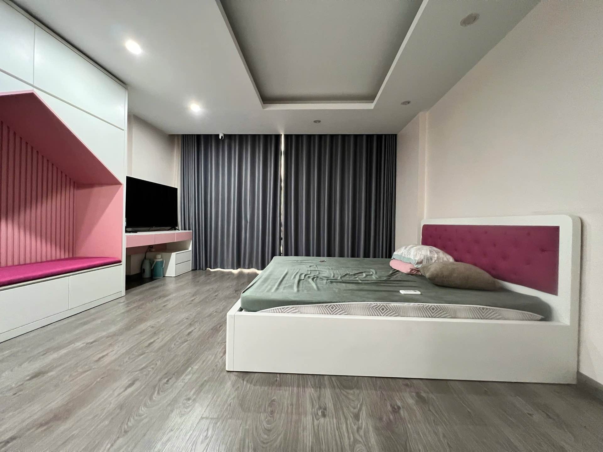 Bán nhà Bùi Huy Bích - diện tích 90m2 7 tầng - Phân lô liền kề - giá 36 tỷ