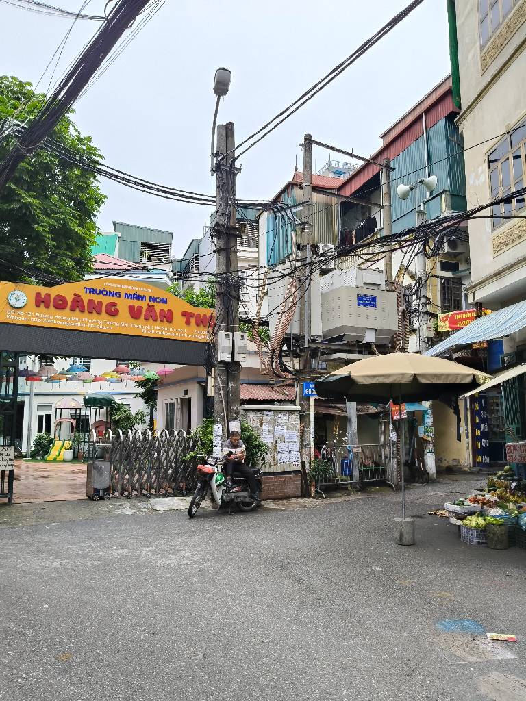 Bán nhà Hoàng Mai - diện tích 30m2 5 tầng - ô tô đỗ cổng - giá 7,75 tỷ